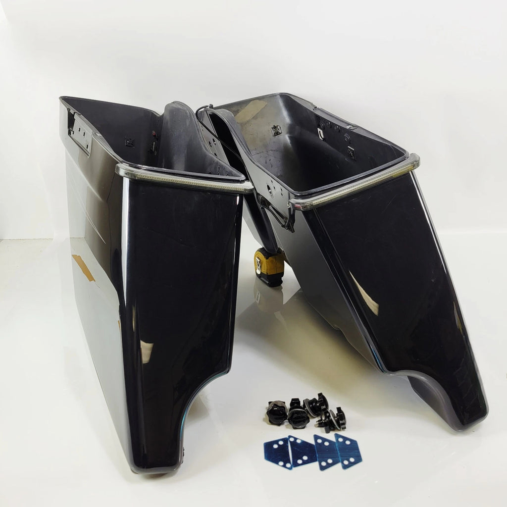Stretched Saddlebags Pinstripes for Harley Street Glide (2014)