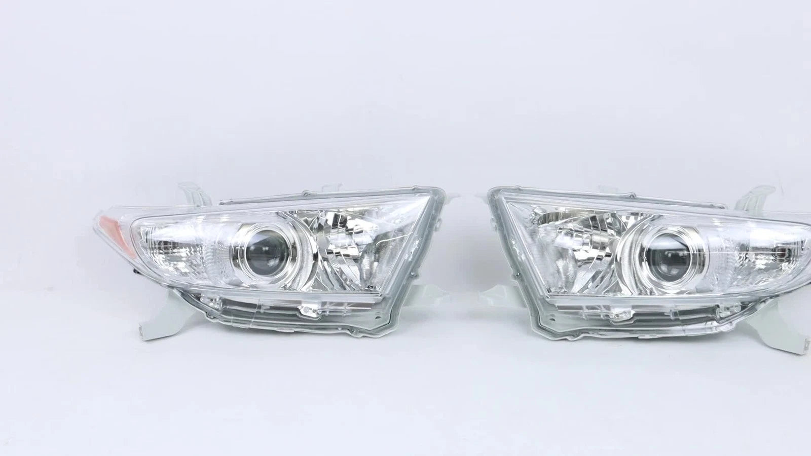 Headlights for Toyota Highlander (2011–2013) Left + Right Halogen Clear Lens