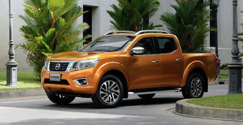 Fog Lamp Spot Light Chrome Frame for Nissan Navara NP300 D23 (2015-2019)