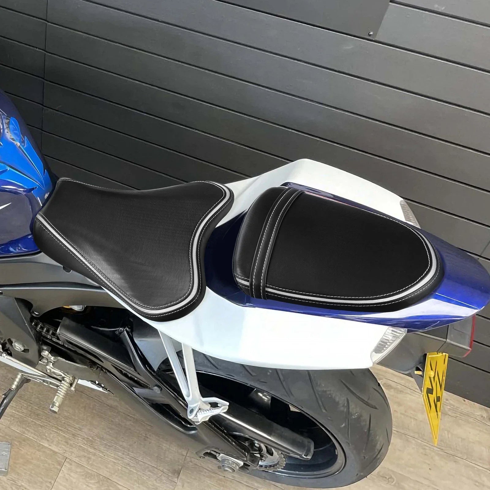 Black Rider Driver & Passenger Seat for Suzuki GSXR1000 (2005-2006)