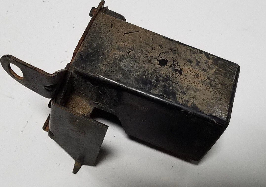 ABS Power Booster Relays Mount Bracket for Lincoln Mark VII (1984–1992)