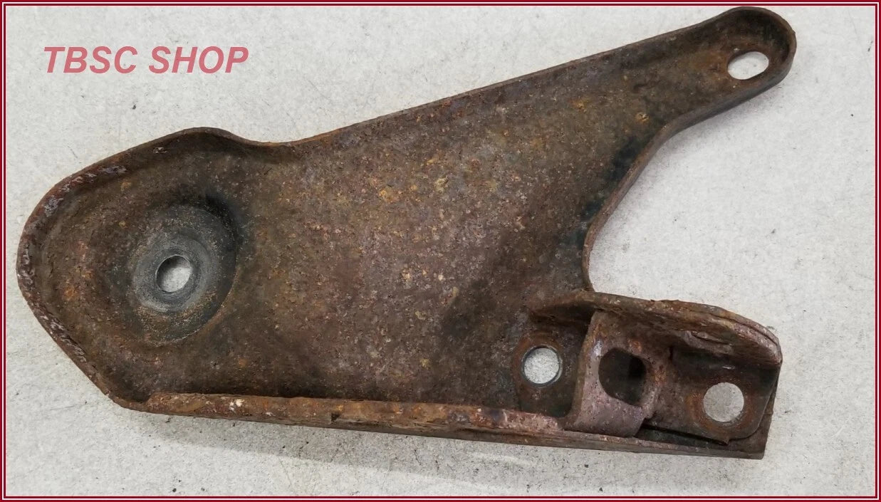 Rear Subframe Bracket for Jaguar XJ6 XJ12 VDP (1995–1997) RH Passenger