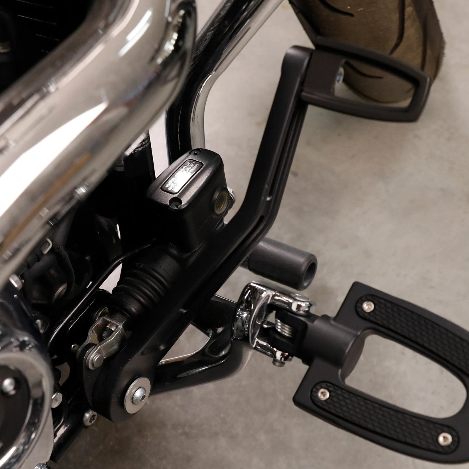 Brake Foot Pedal Lever Peg for Harley Softail Heritage Classic Fat Boy (2018–2025)