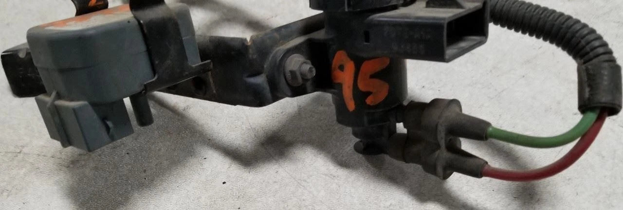 EGR Assembly for Ford Thunderbird Cougar (1994–1995) 3.8L V6
