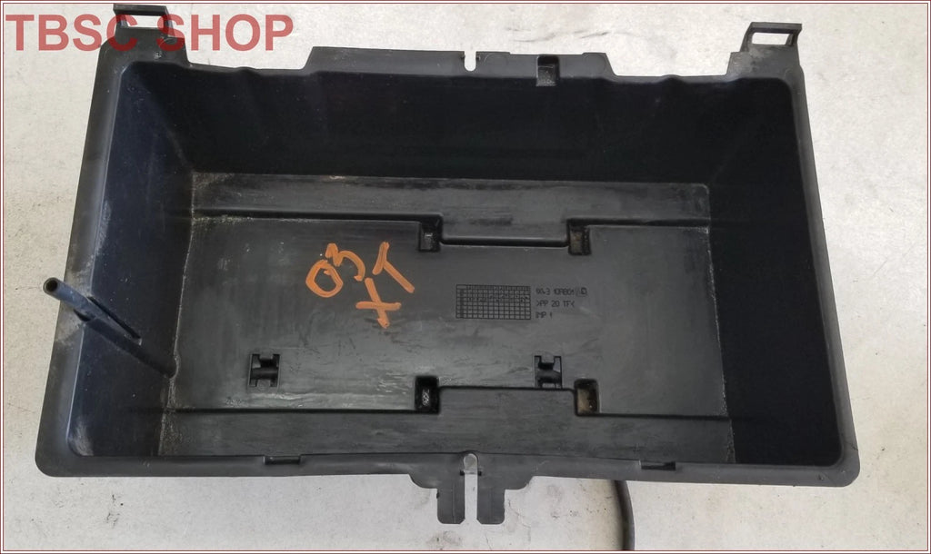 Set of 4 Battery Enclosure Clips for Jaguar X-Type (2002–2008)