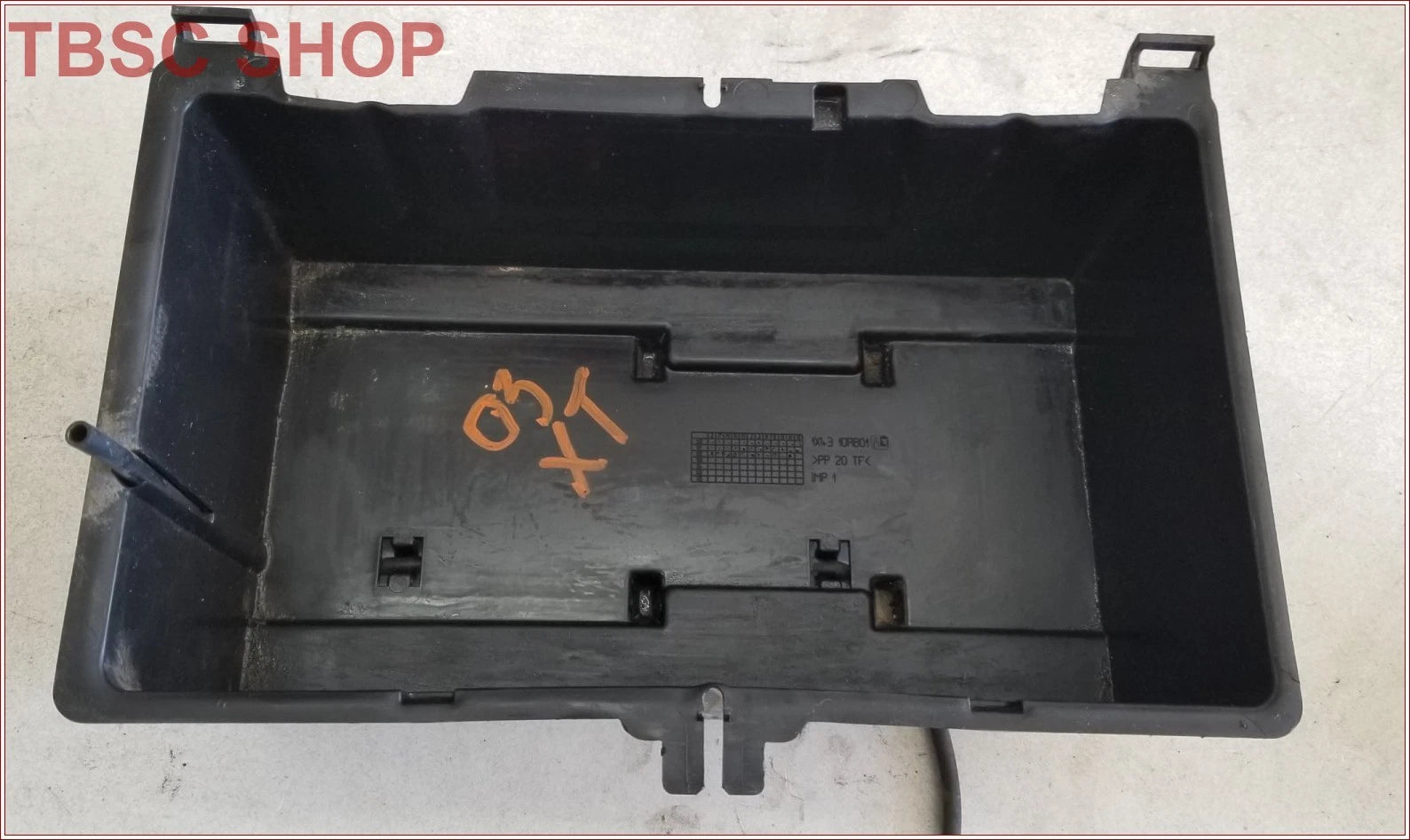 Set of 4 Battery Enclosure Clips for Jaguar X-Type (2002–2008)