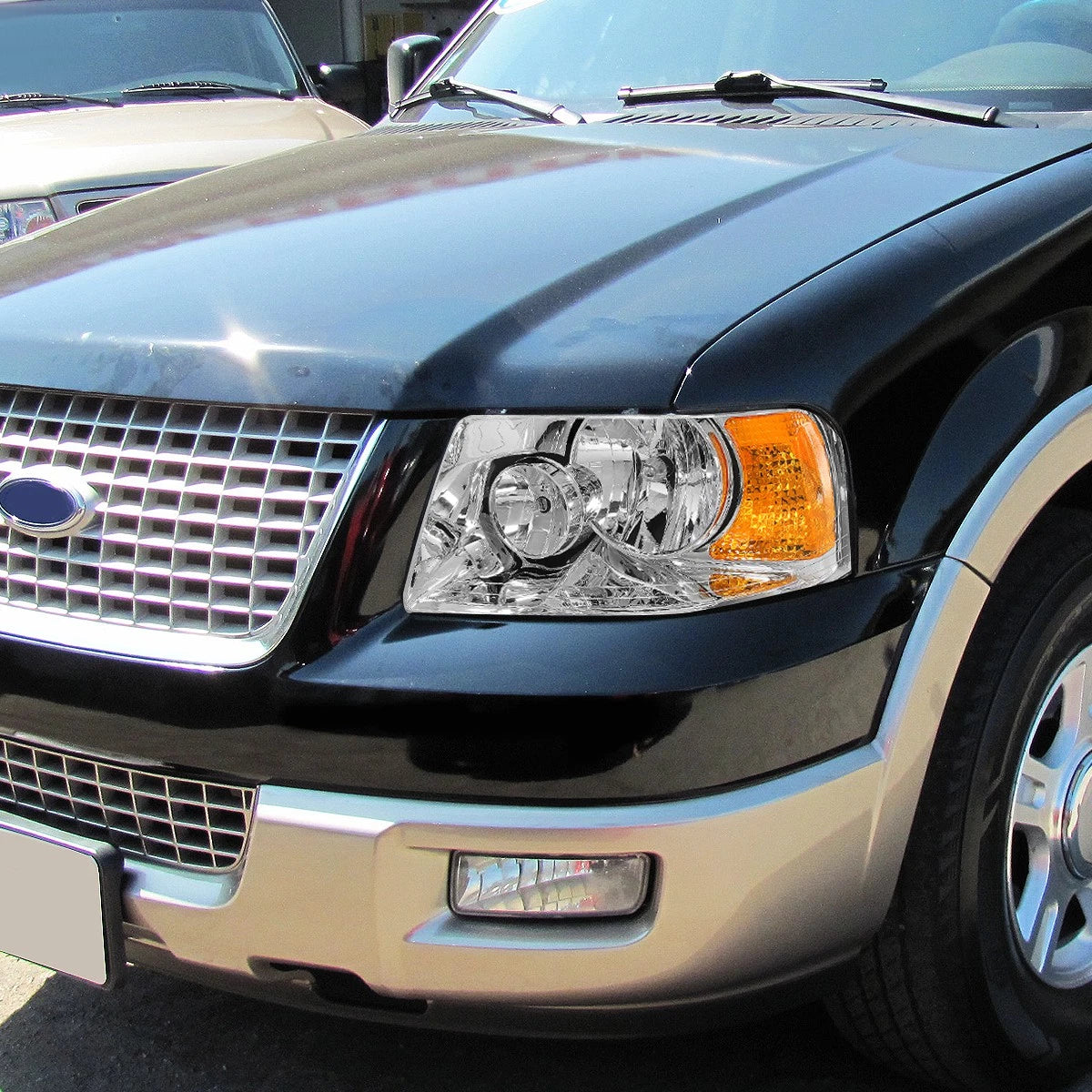 OE Style Front Driving Headlight Lamp Left for Ford Expedition (2003–2006) FO2502181