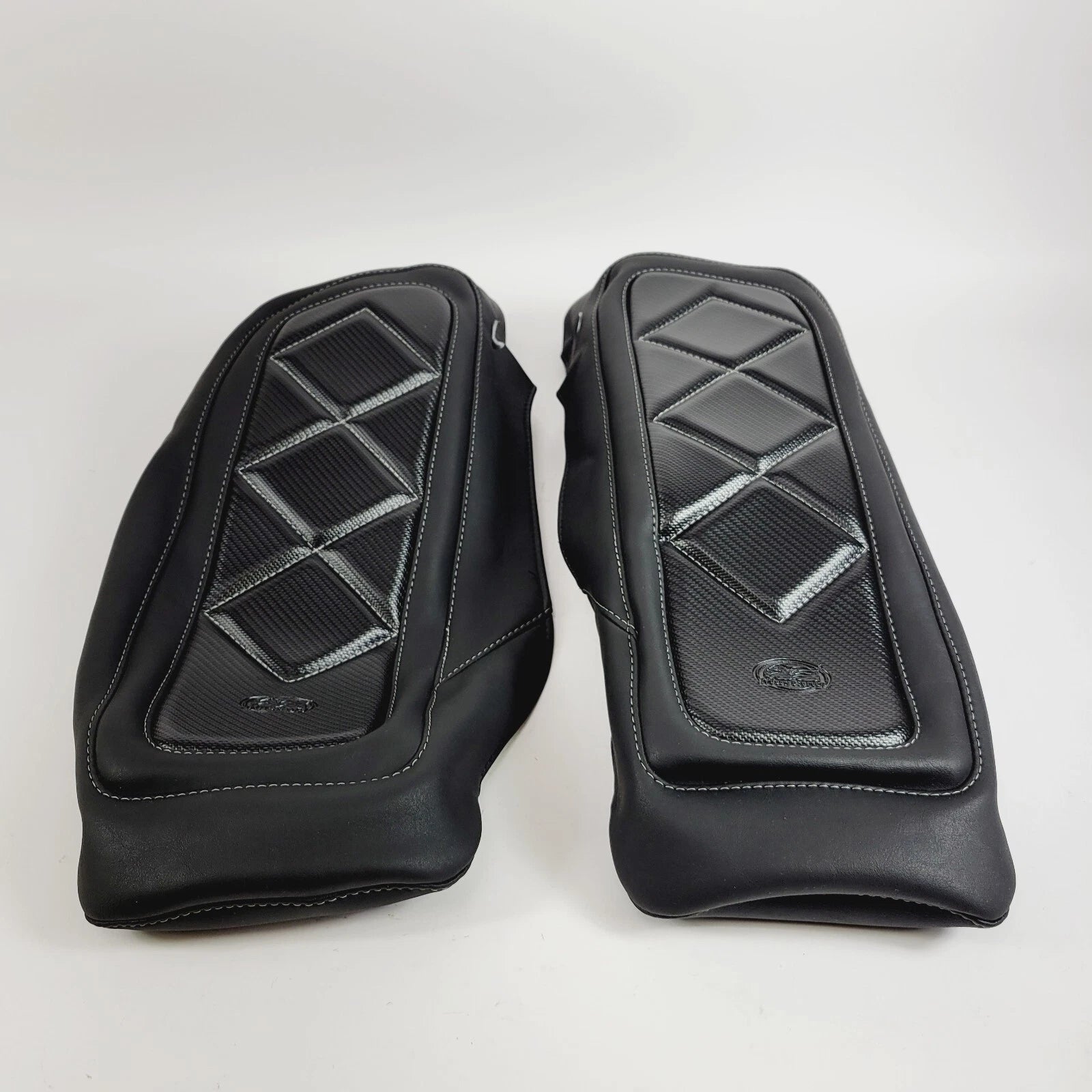 Saddlebag Lid Cover for Harley Touring (2014–2023) Carbon Diamond