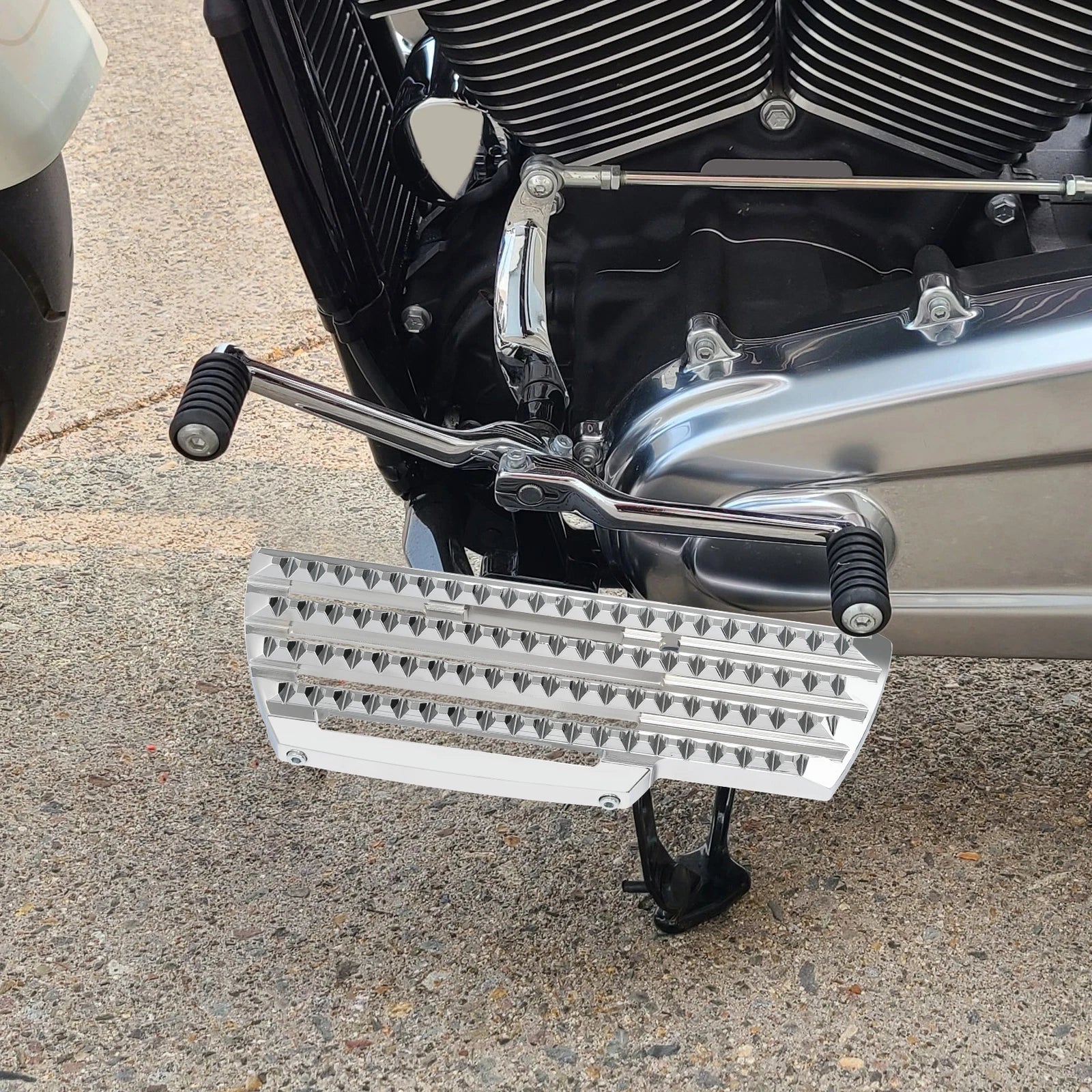 Front Rider Footboard Floorboard for Harley Softail (2018–2023)