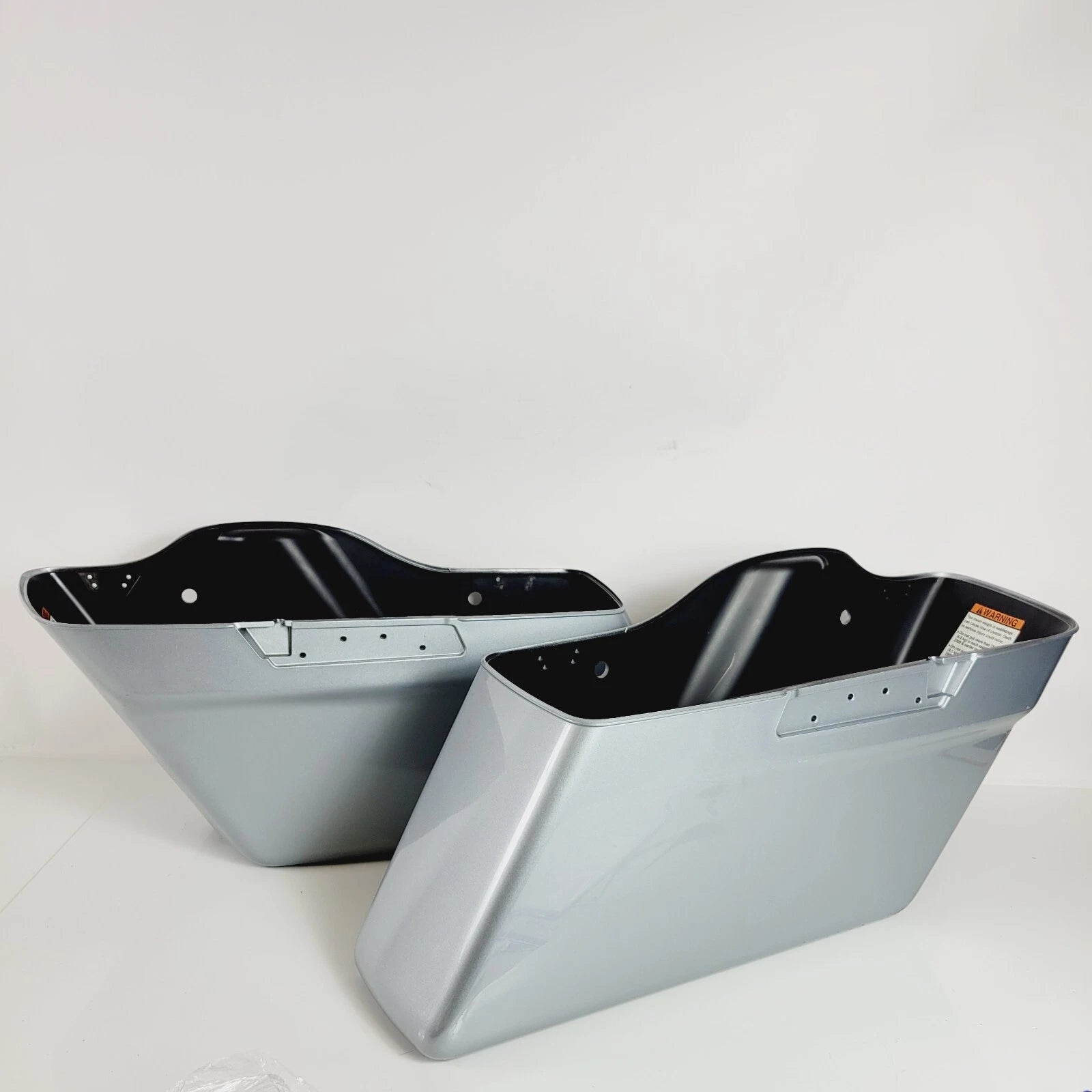 Saddlebags Bottom for Harley-Davidson Road Glide (2019) OEM Barracuda Silver