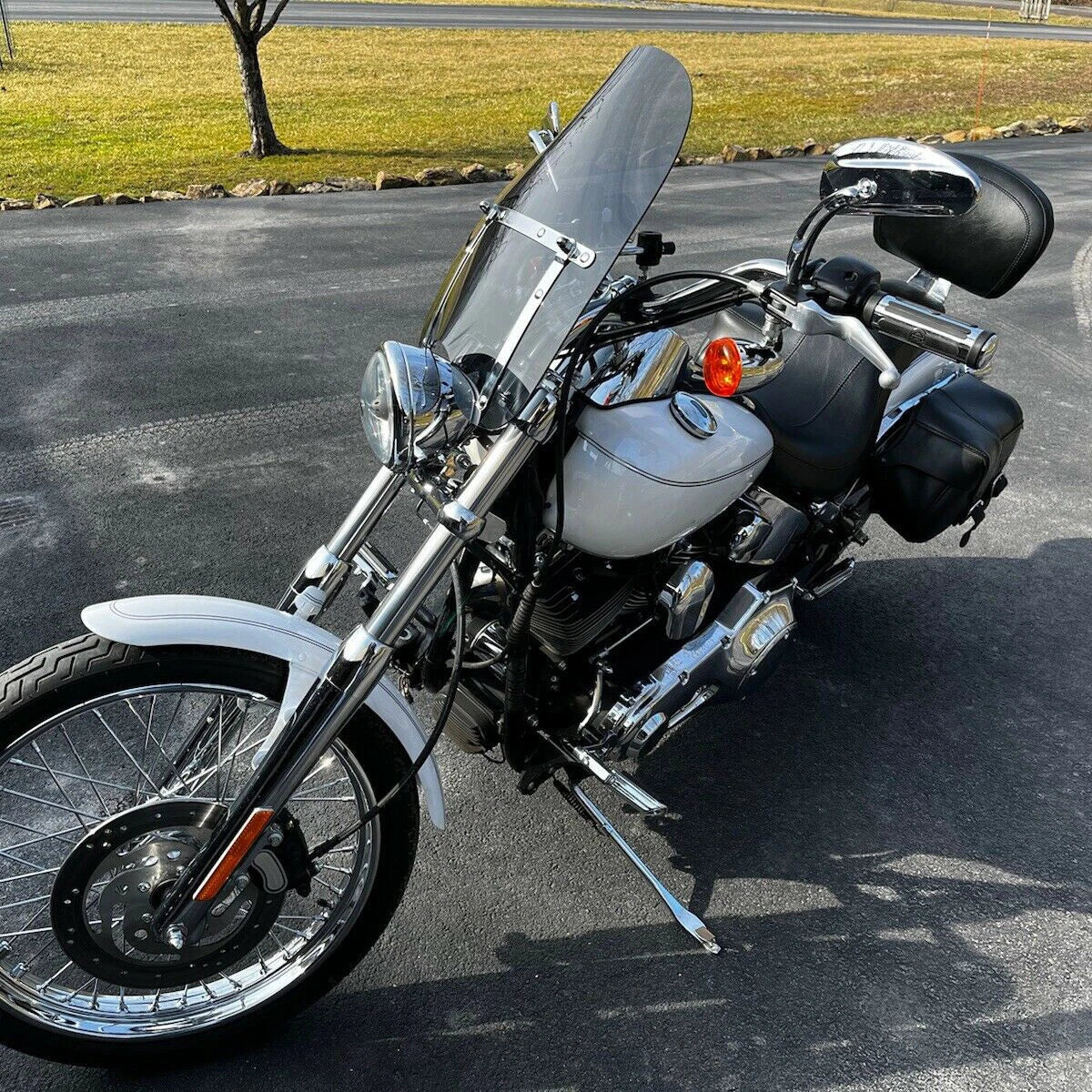 18" Windshield for Harley Wide Glide, Honda Magna, Shadow, Spirit, Sabre, VTX