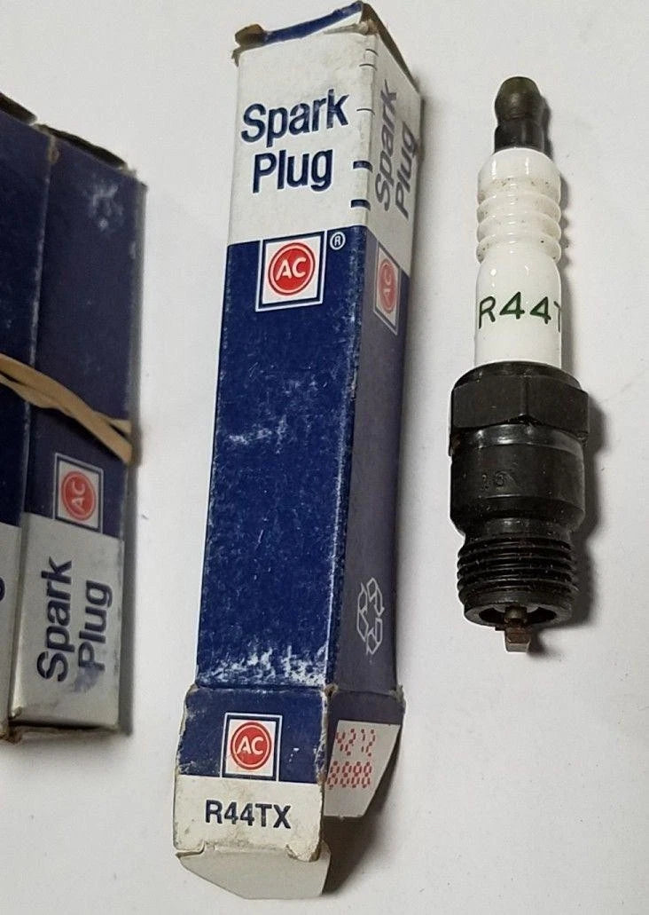 Set of 7 AC Spark Plugs R44TX for