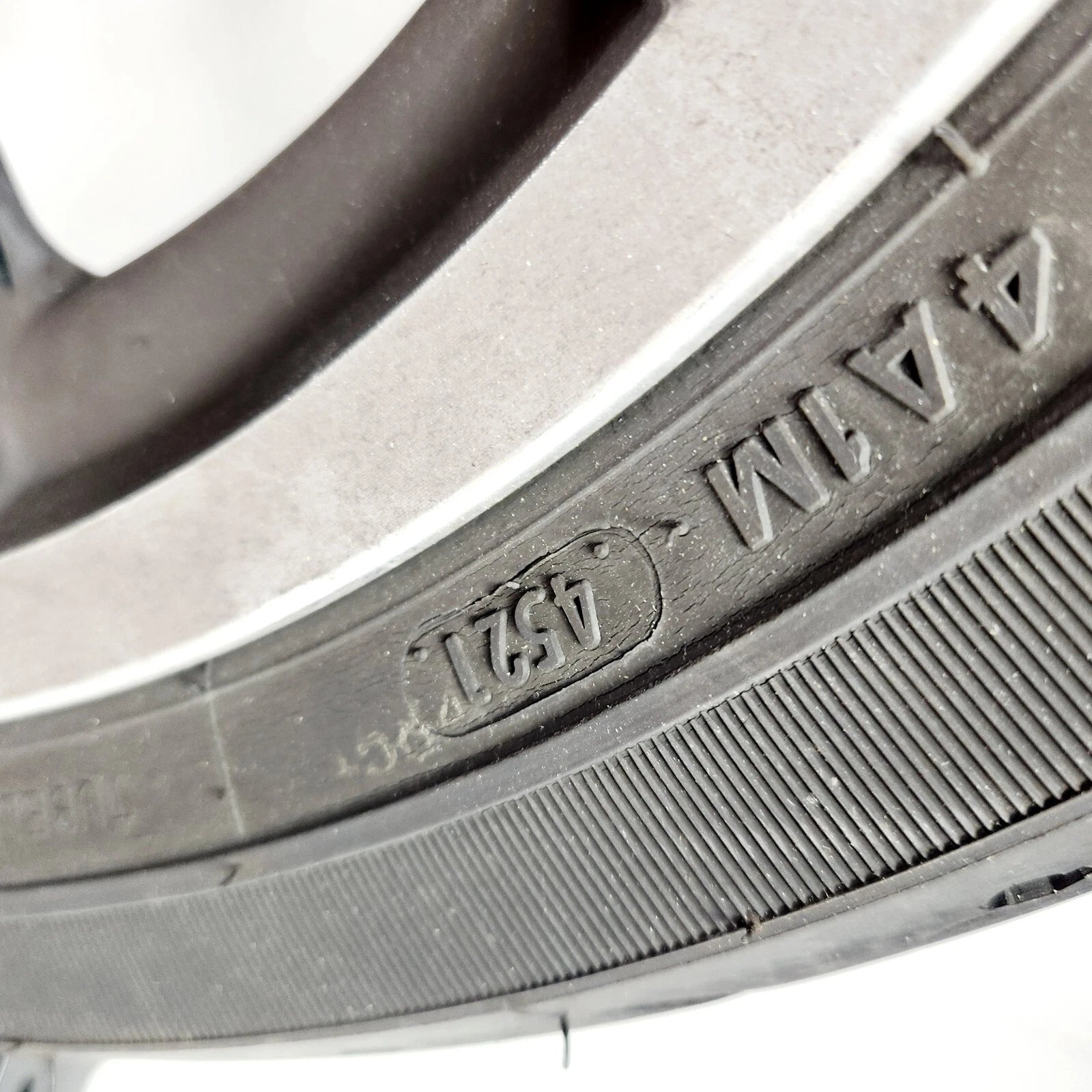 Front Wheel 10 Spoke 17x3 with Rotors for Harley-Davidson Touring (2009–2024)