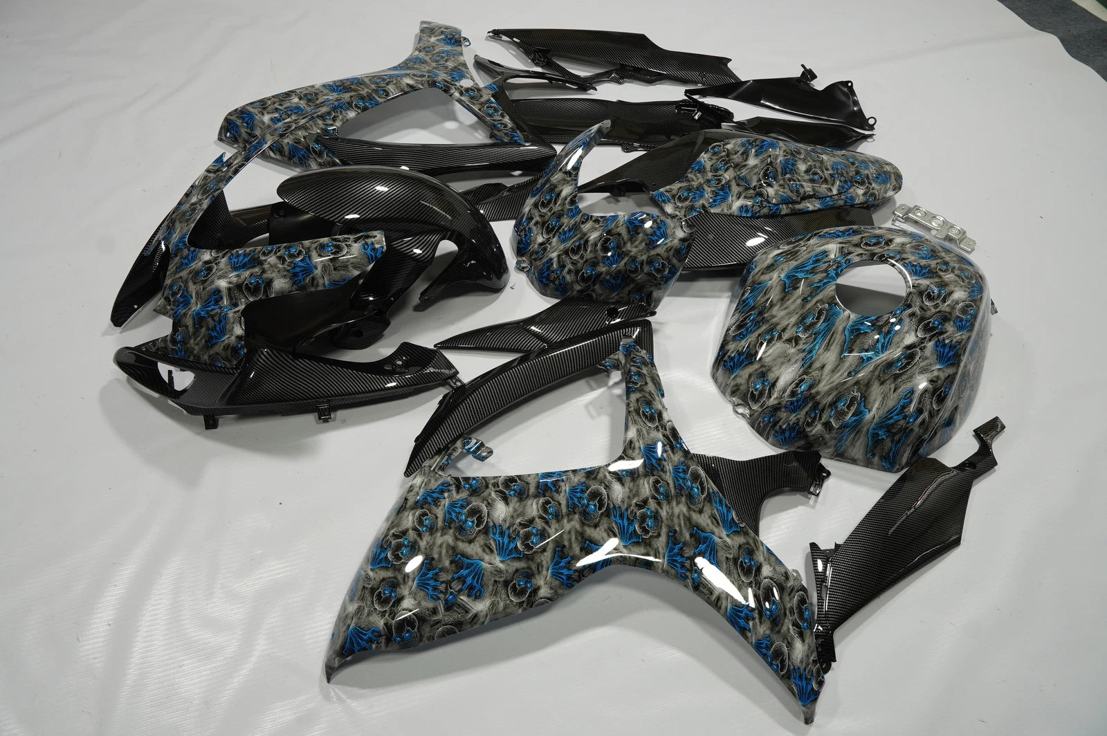 Skull Carbon Fiber Fairing Kit for Suzuki GSXR600/750 (2006–2007)