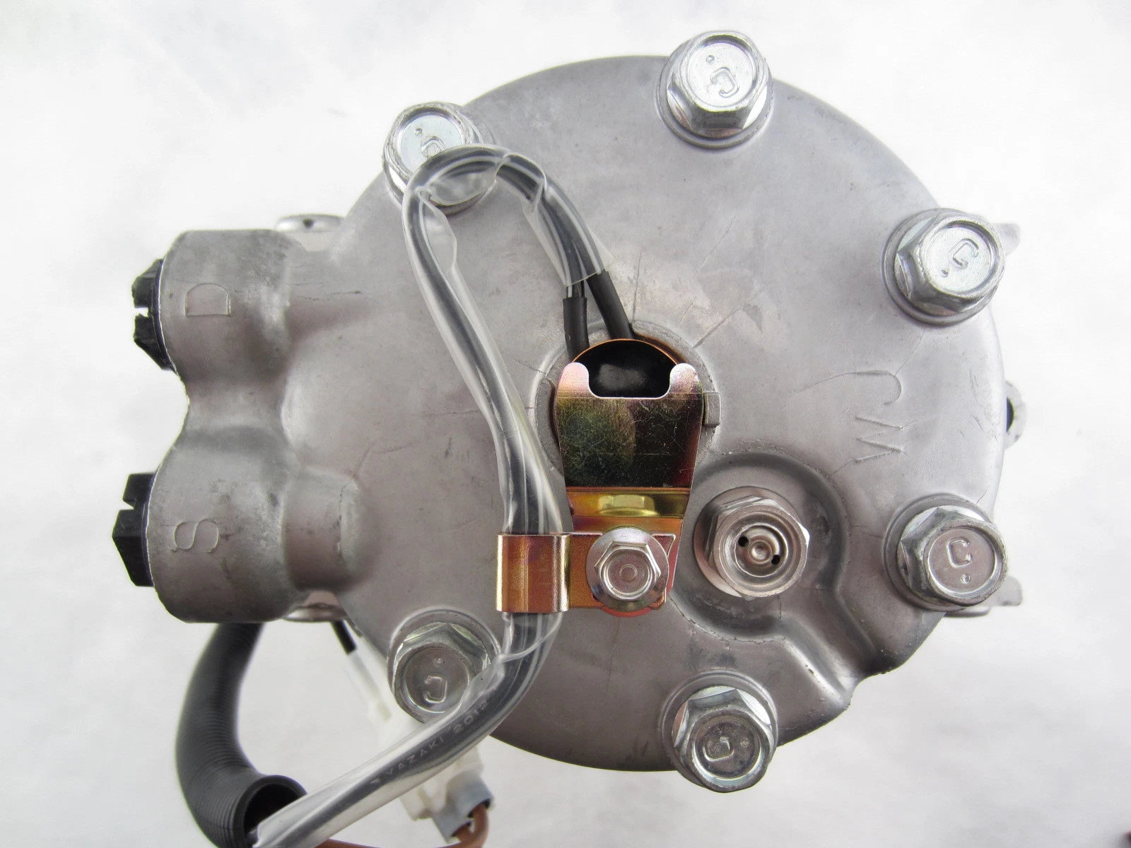 AC Compressor Replacement for Toyota Land Cruiser 100 Series (1998-2007)