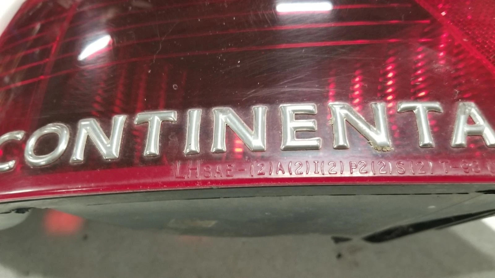 LH Driver Brake Tail Light for Lincoln Continental (1998)
