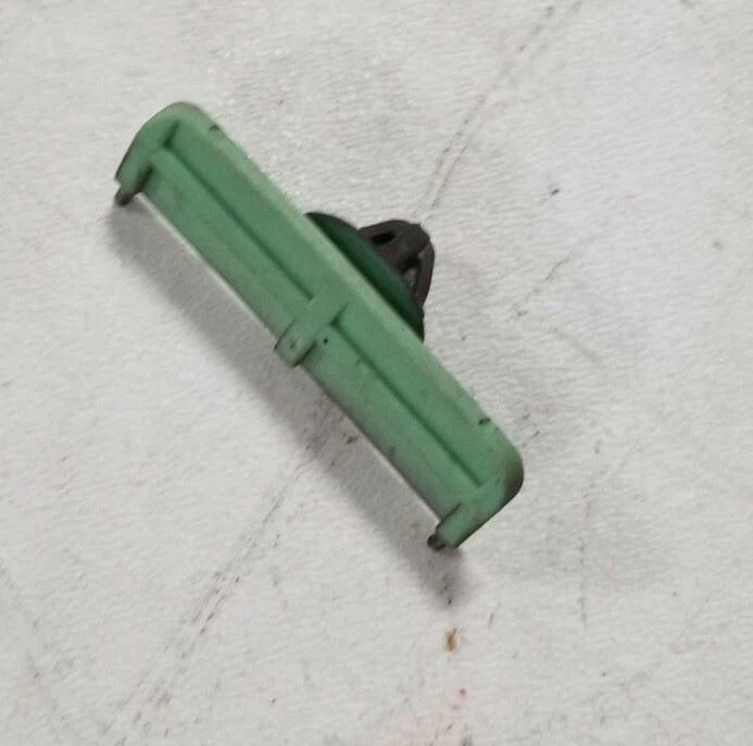 Exterior Molding Clip for Ford Thunderbird Cougar (1996–1997)