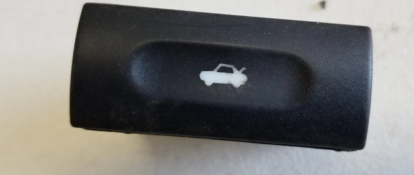 Trunk Boot Release Switch for Jaguar XJ8 XJR VDP (1998–2003)