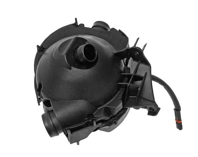 Engine Oil Separator Crankcase Vent Valve for BMW E60 525i E90 325i (2006–2010)