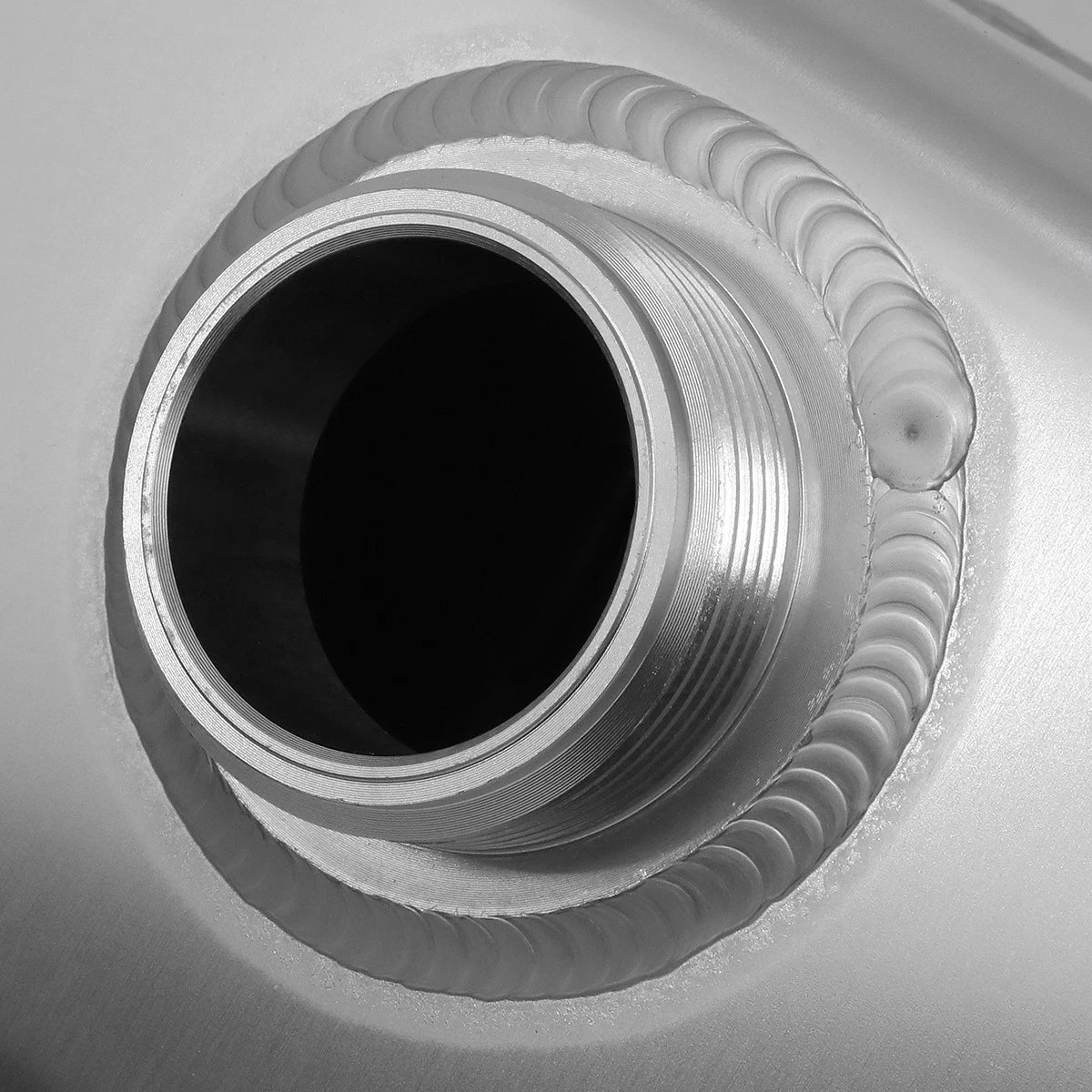 Aluminum Coolant Tank for Ford Mustang 4.6/5.0 (2010–2013)