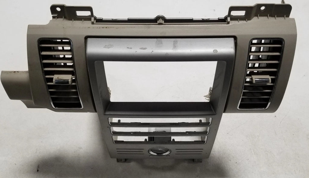 Radio Navigation Air Vent Bezel Assembly for Ford Flex (2009–2012) Beige