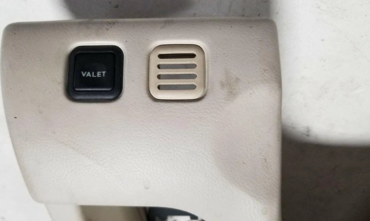 Knee Bolster Pad Cubby Valet Switch Assembly for Jaguar XK8 (1997–2006)