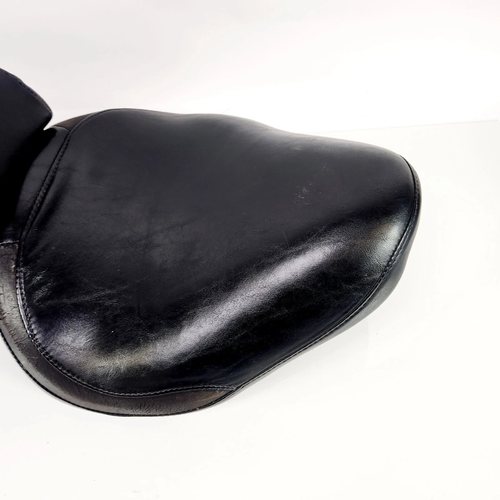 Seat for Harley Davidson Night Train / Softail Springer (2000–2005) 52602-00