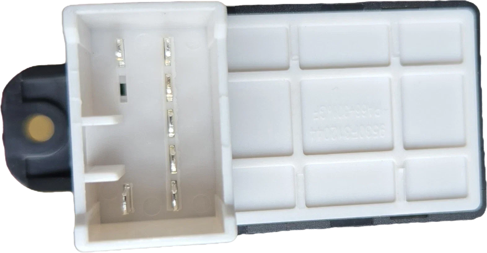 Single Power Window Switch 7 Pins for Hyundai i20 PB (2008–2014)