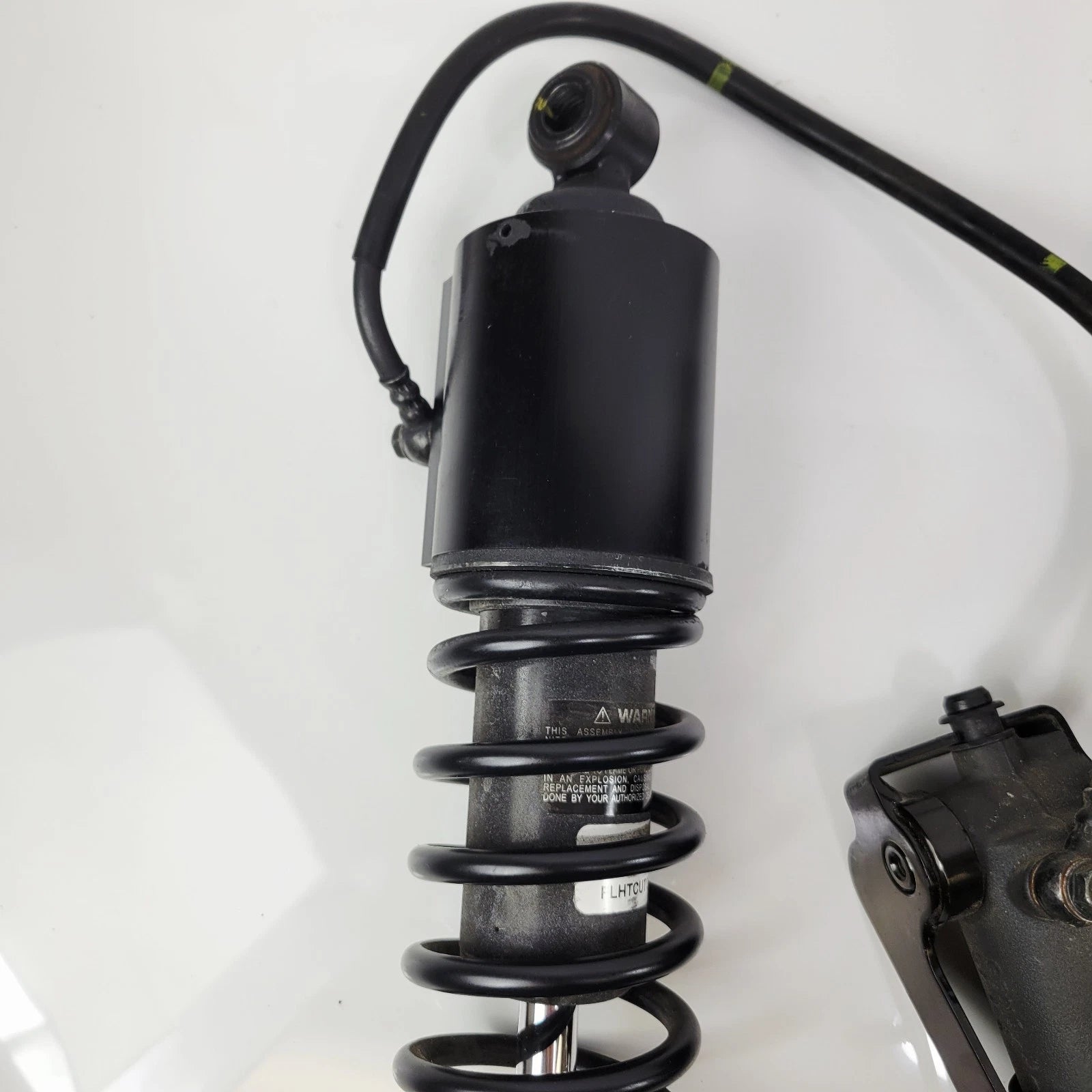 13" Adjustable Rear Shock Absorbers for Harley-Davidson Tri Glide (2013–2023)