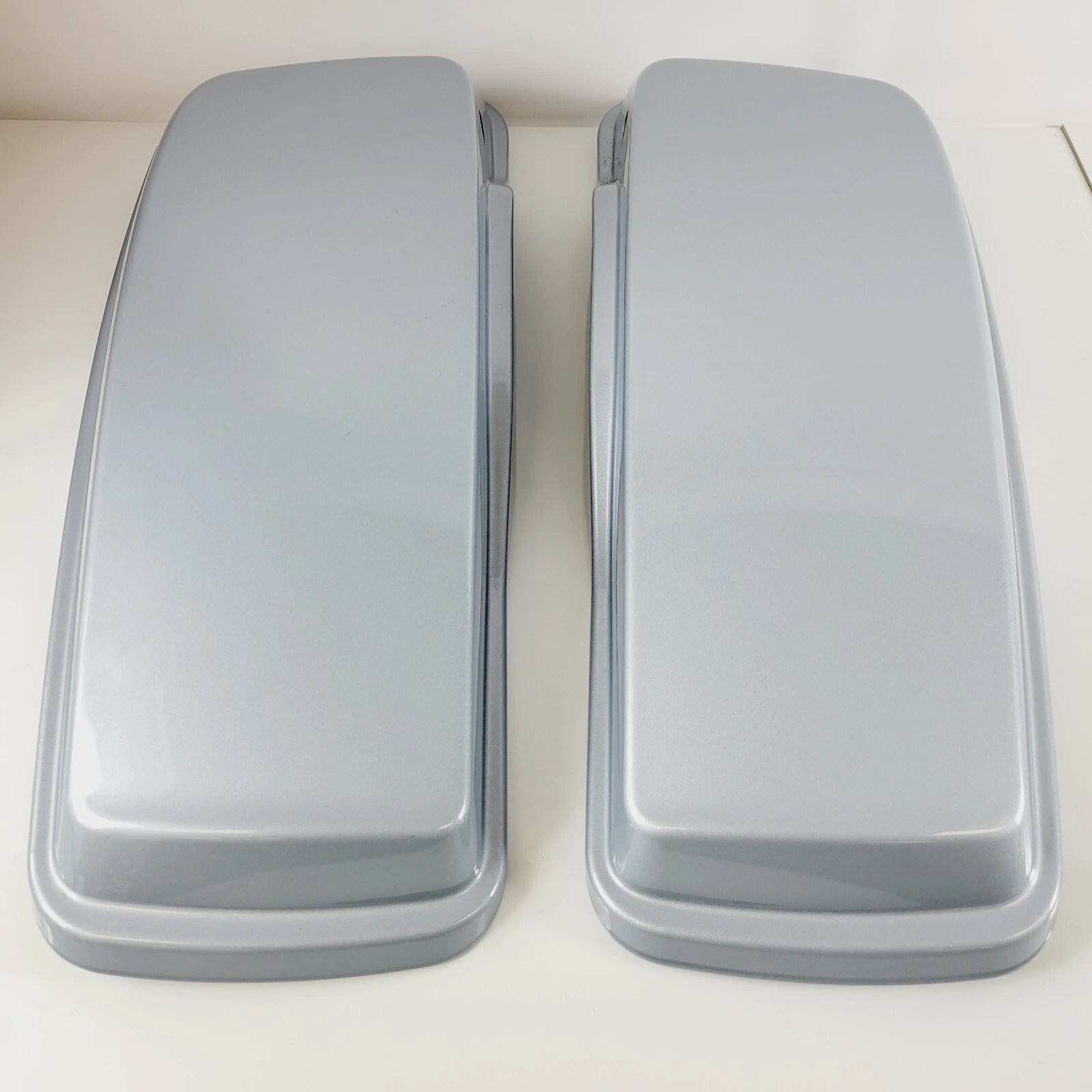 Saddlebag Lids for Harley-Davidson Touring (2014–2023) Atlas Silver Metallic OEM