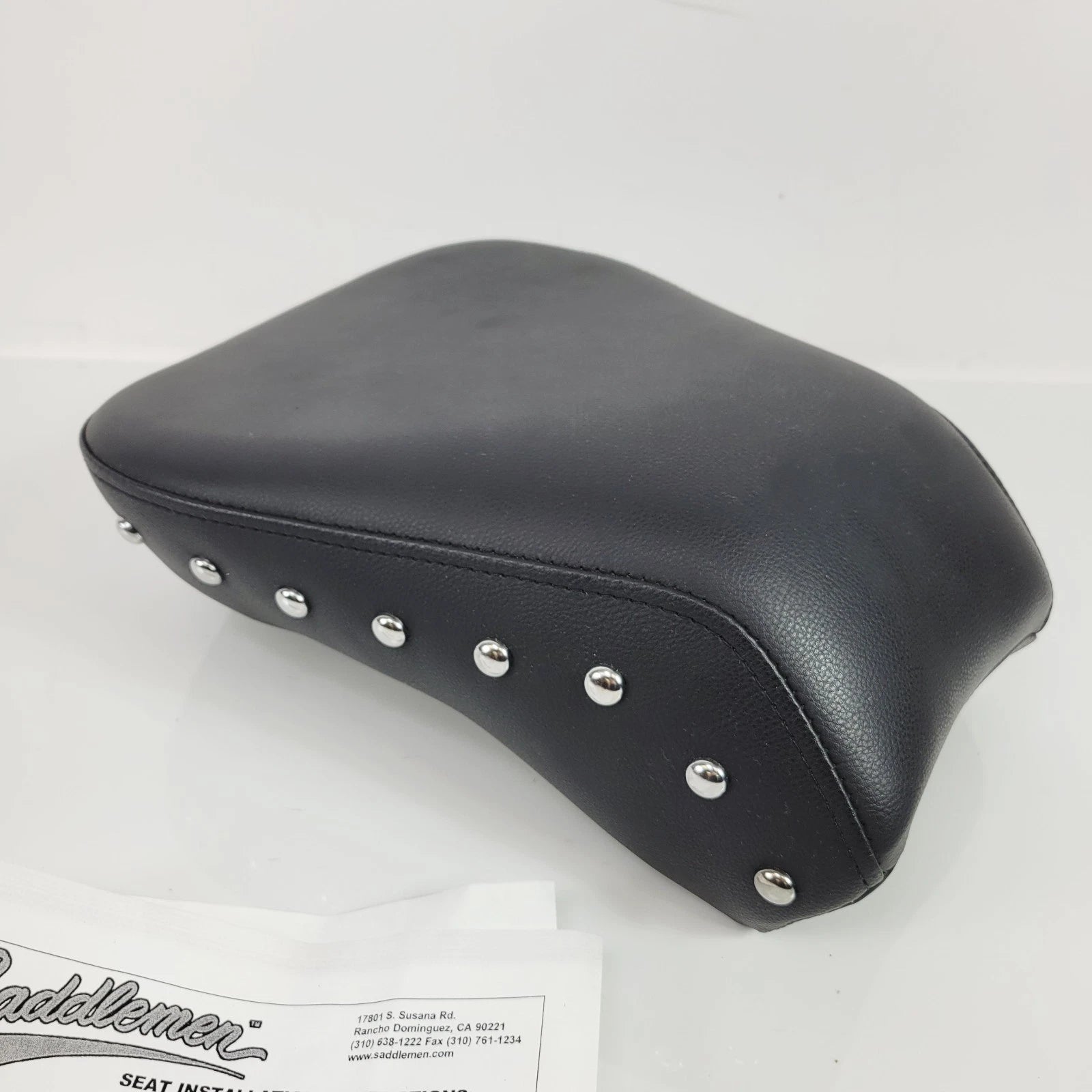 SADDLEMEN Heels Down Passenger Pillion Pad for Harley Softail Deluxe (2006–2017)