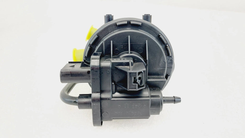 Fuel Vapor Leak Detection Pump for Chrysler 300M LHS (1999–2001) 04891418AA