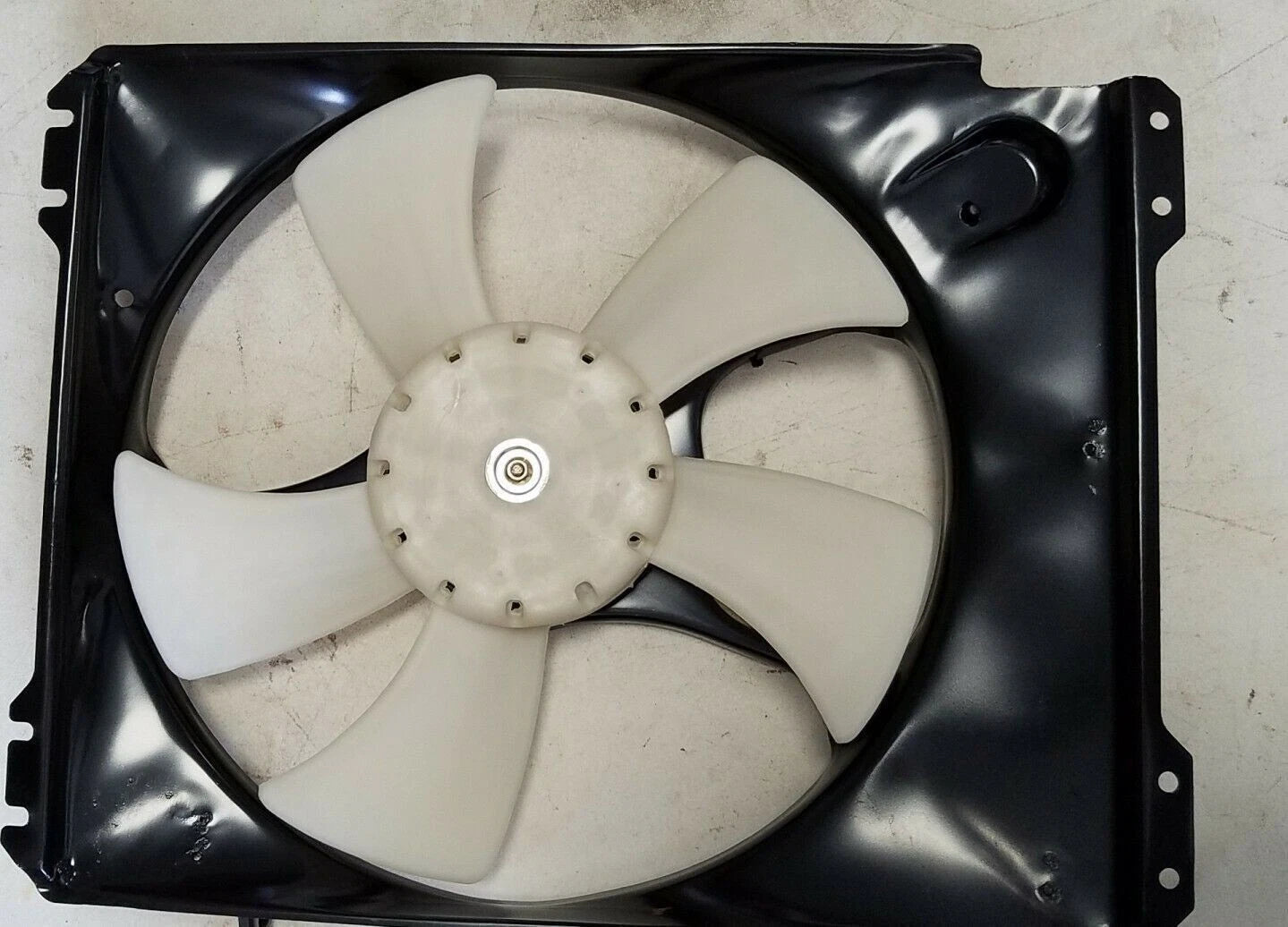 Radiator Fan for Subaru Forester (1999–2002) & Impreza (1999–2001) AM 9661-0071
