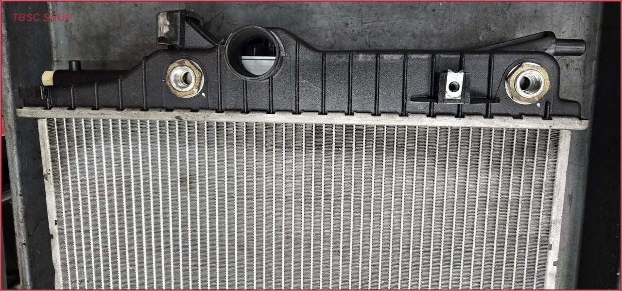 Radiator for Jaguar X350 XJ8 S-Type XF (2004–2010)