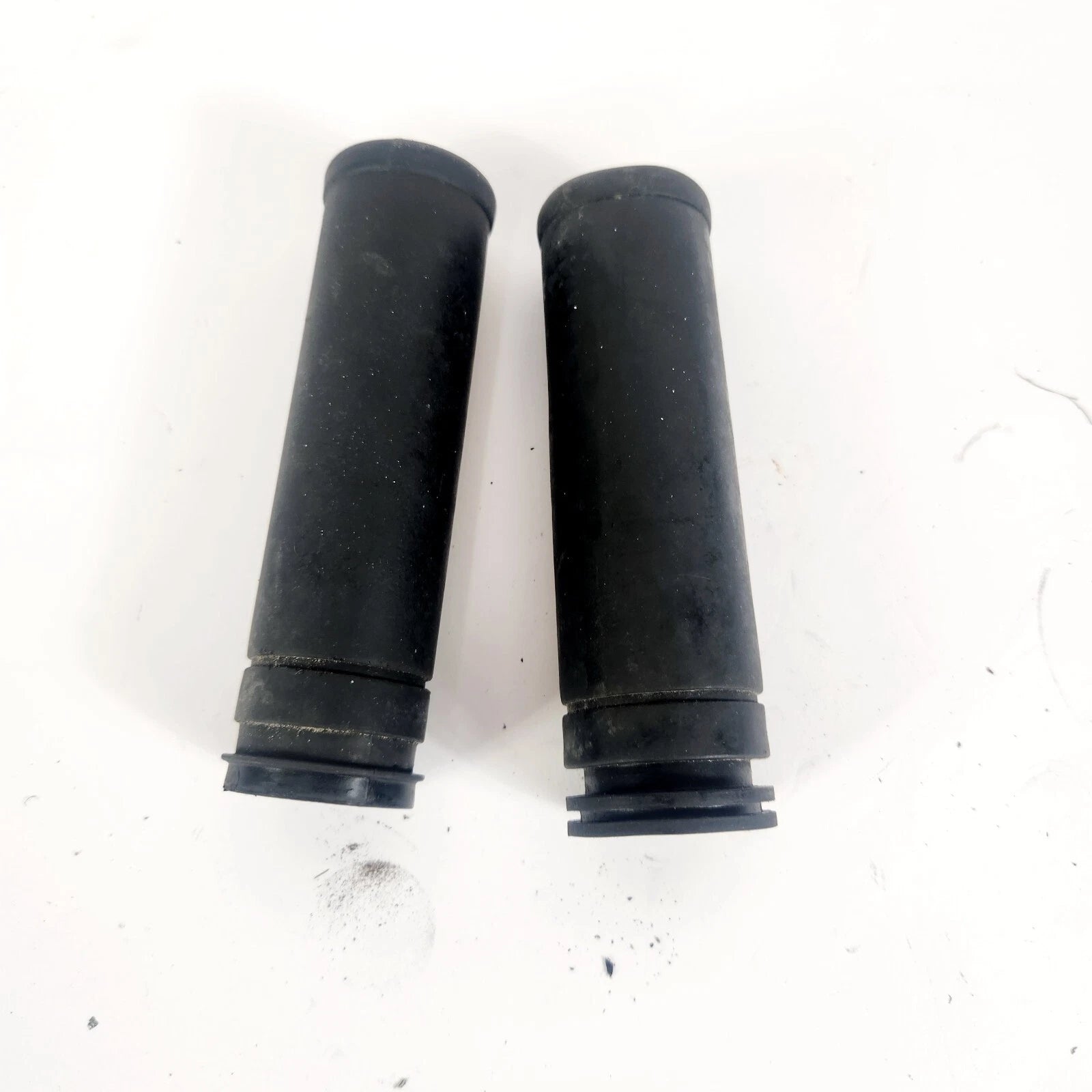 Set of 2 Rubber Grips for Harley (2008–2024) 56248-08 56304-08