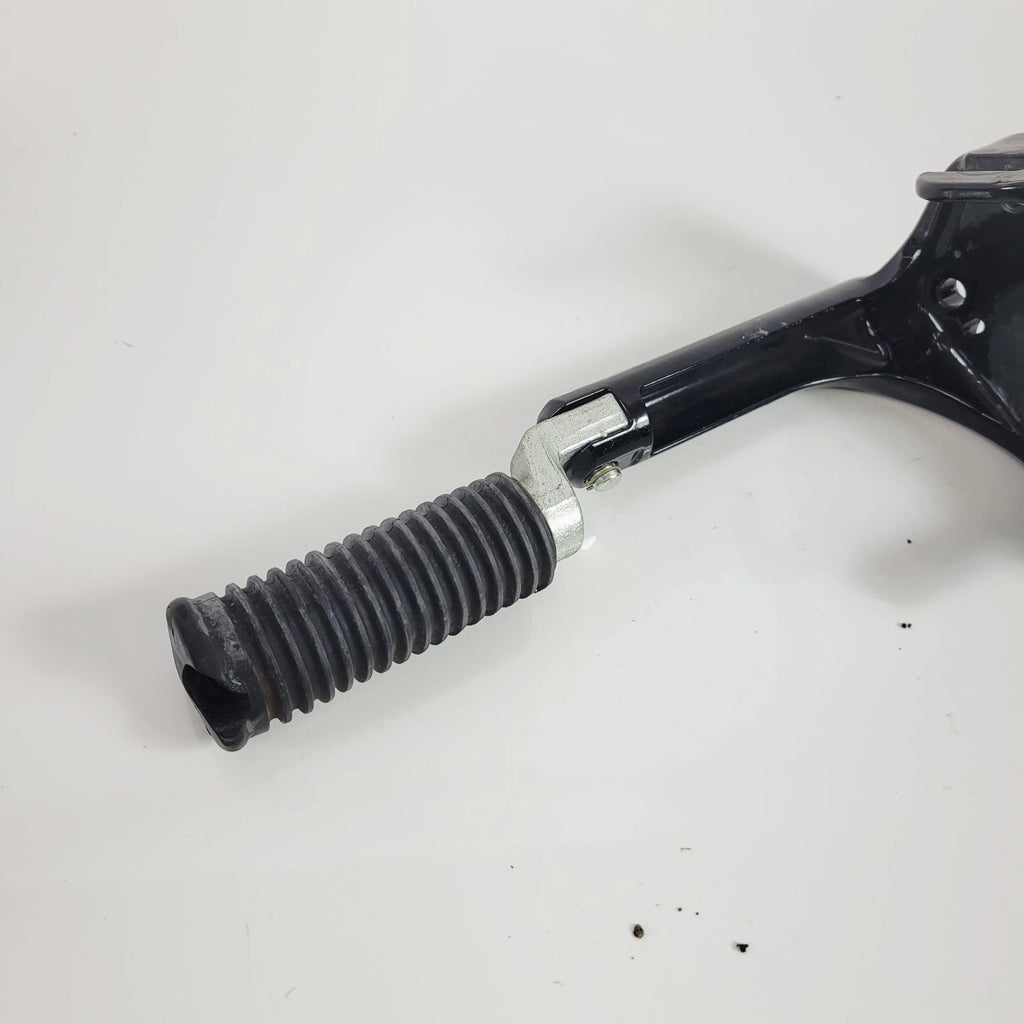OEM Forward Control Right Footpeg Bracket for Harley Softail Heritage Classic (2005–2017)