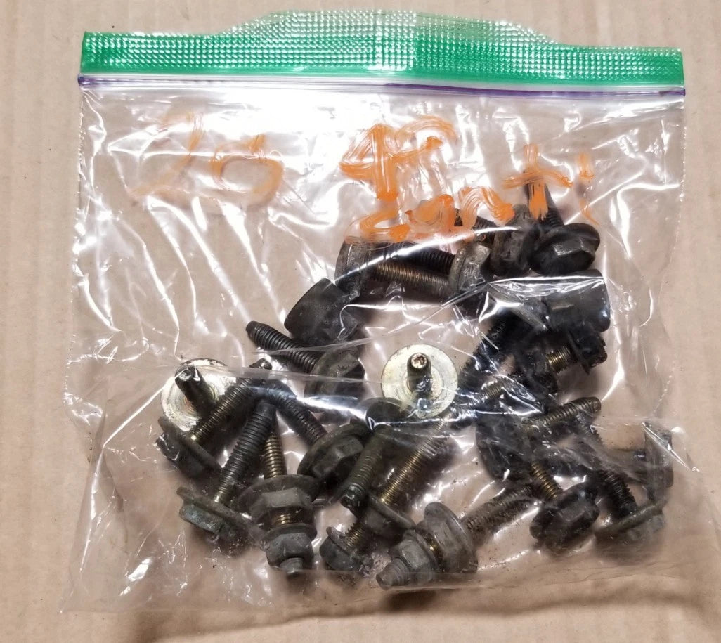 Valve Cover Hardware Set for Lincoln Continental (1997–2002)