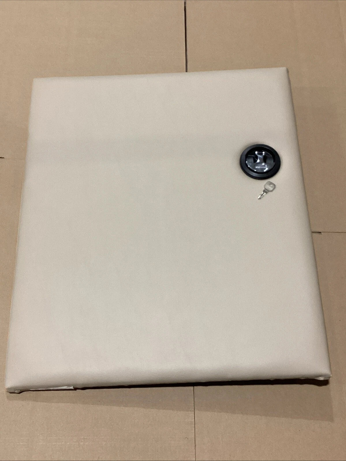 Potti Door for SunTracker/Regency (NOS) - Part Number 715393.2