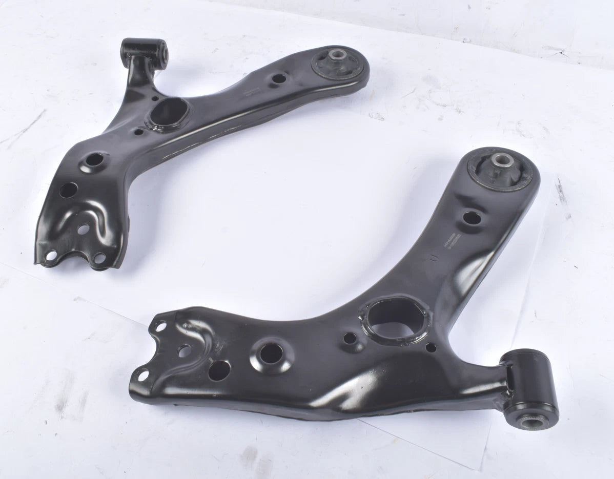 Pair Front Lower Control Arms for Lexus CT200h Toyota Prius (2011–2017) K622203 K622202