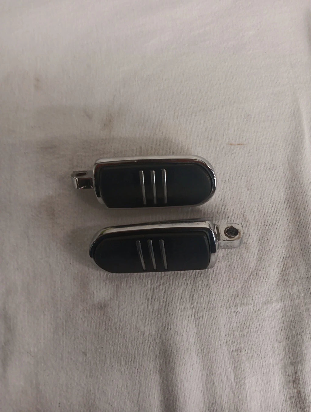 Rear Passenger Pegs for Harley-Davidson Road Glide (2008)