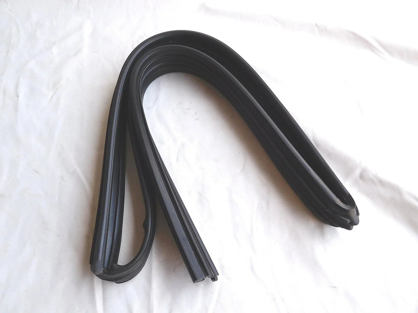Front RH Window Perimeter Seal for Holden Rodeo TF, R7, R9 (1988-2002)