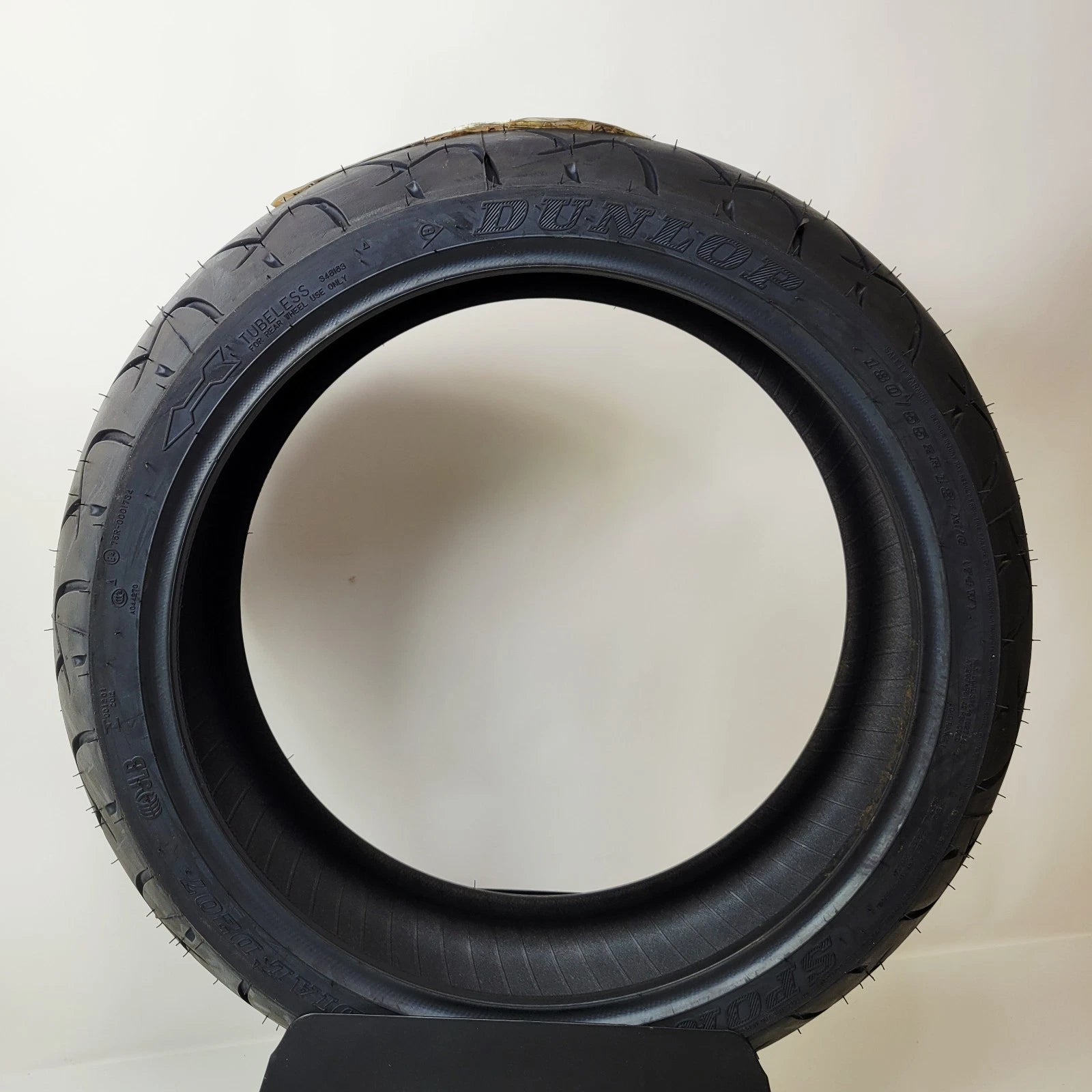 Michelin Front Tire 140/75R17 for Harley-Davidson Softail (2007–2017) 43100016