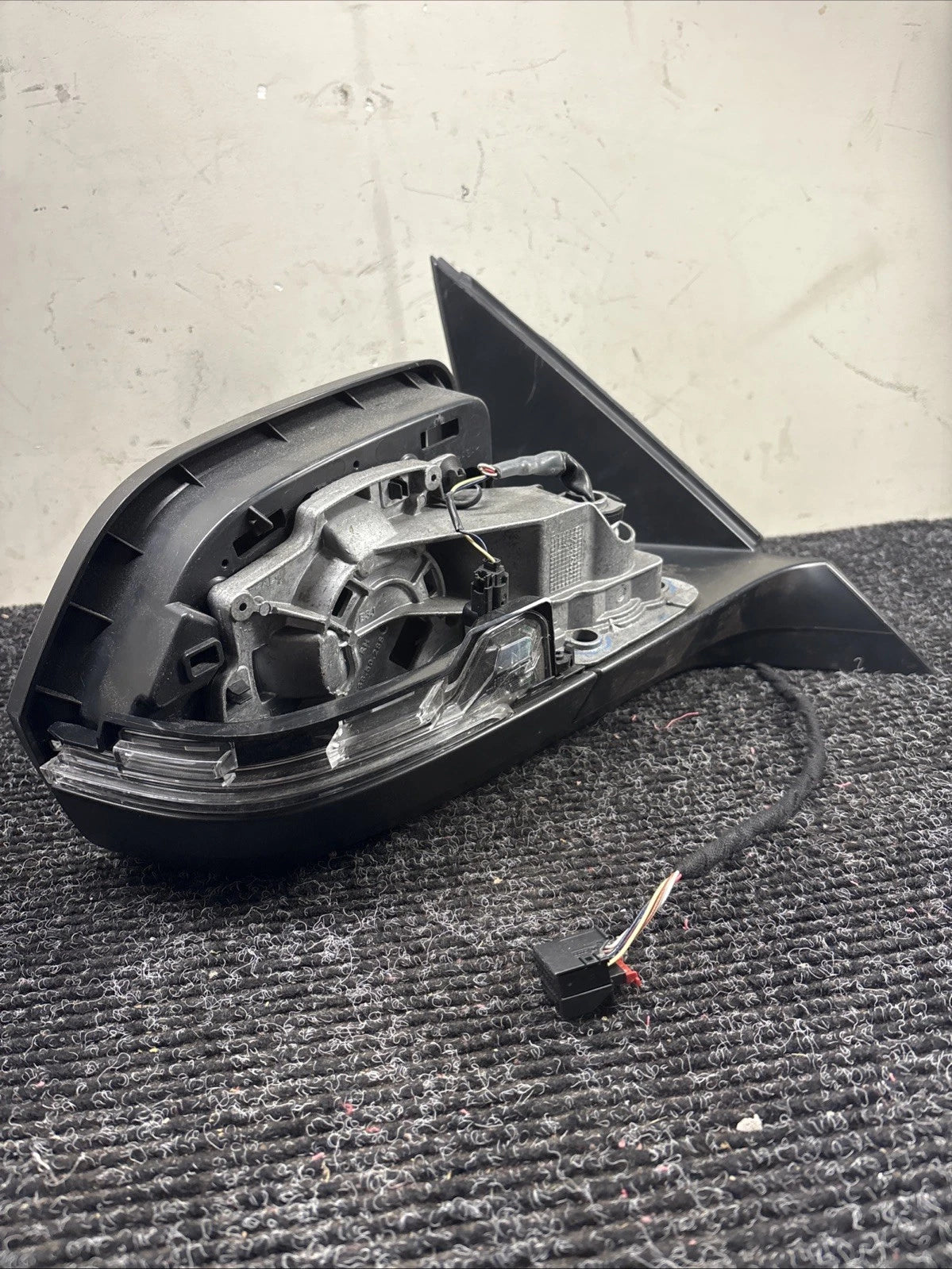 Right Side Passenger Mirror for Volkswagen Atlas (2021–2023) 3CM857502H Deep Black