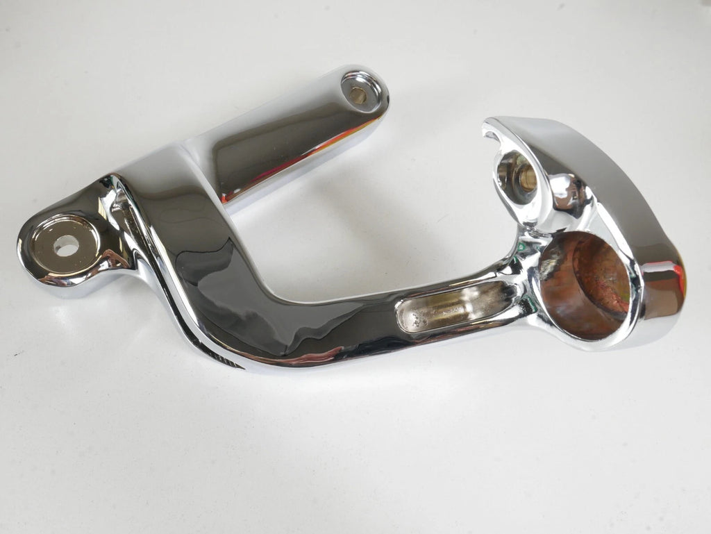 Right Turn Signal Fog Light Bracket for Harley Tri Glide (2009–2022) 67700239