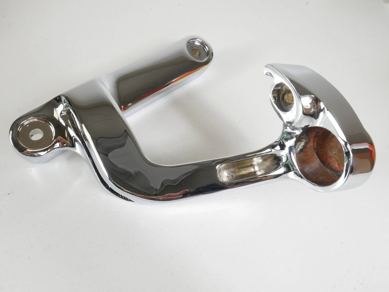 Right Turn Signal Fog Light Bracket for Harley Tri Glide (2009–2022) 67700239