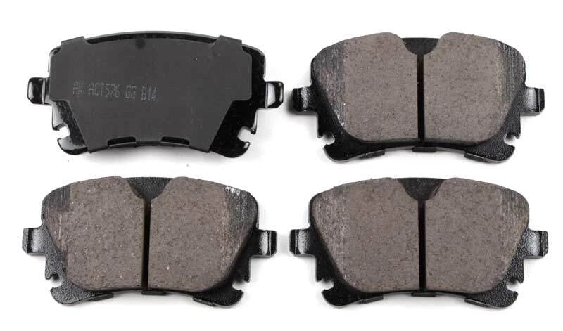 Set of 4 Akebono Euro Rear Disc Brake Pads for (EUR1018)