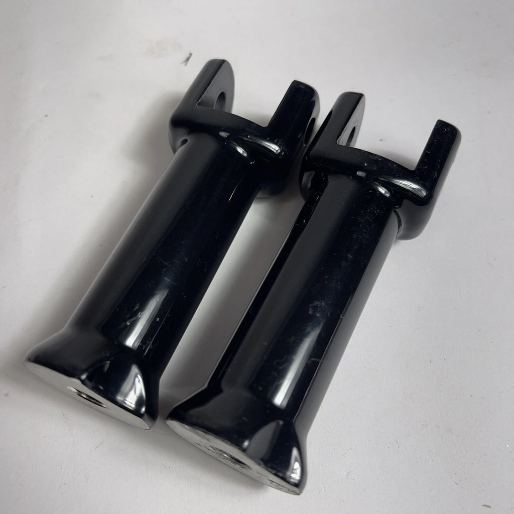 Passenger Foot Peg Support Mounts Pair Black for Harley Softail Fat Boy (2018–2023)