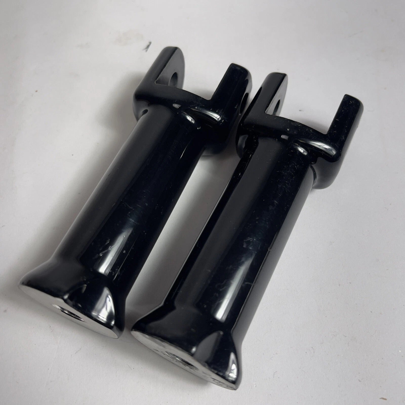 Passenger Foot Peg Support Mounts Pair Black for Harley Softail Fat Boy (2018–2023)