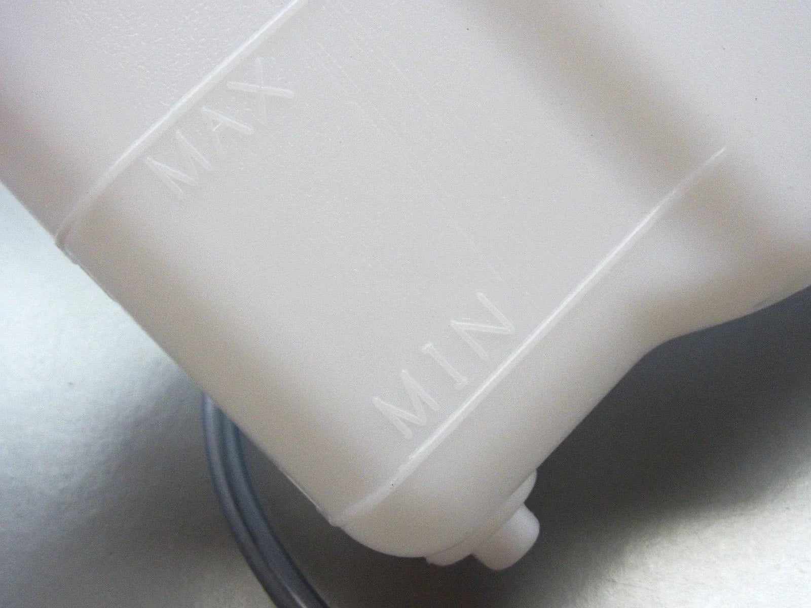 Isuzu D-Max Holden Rodeo Radiator Overflow Bottle Tank (2002-2012)