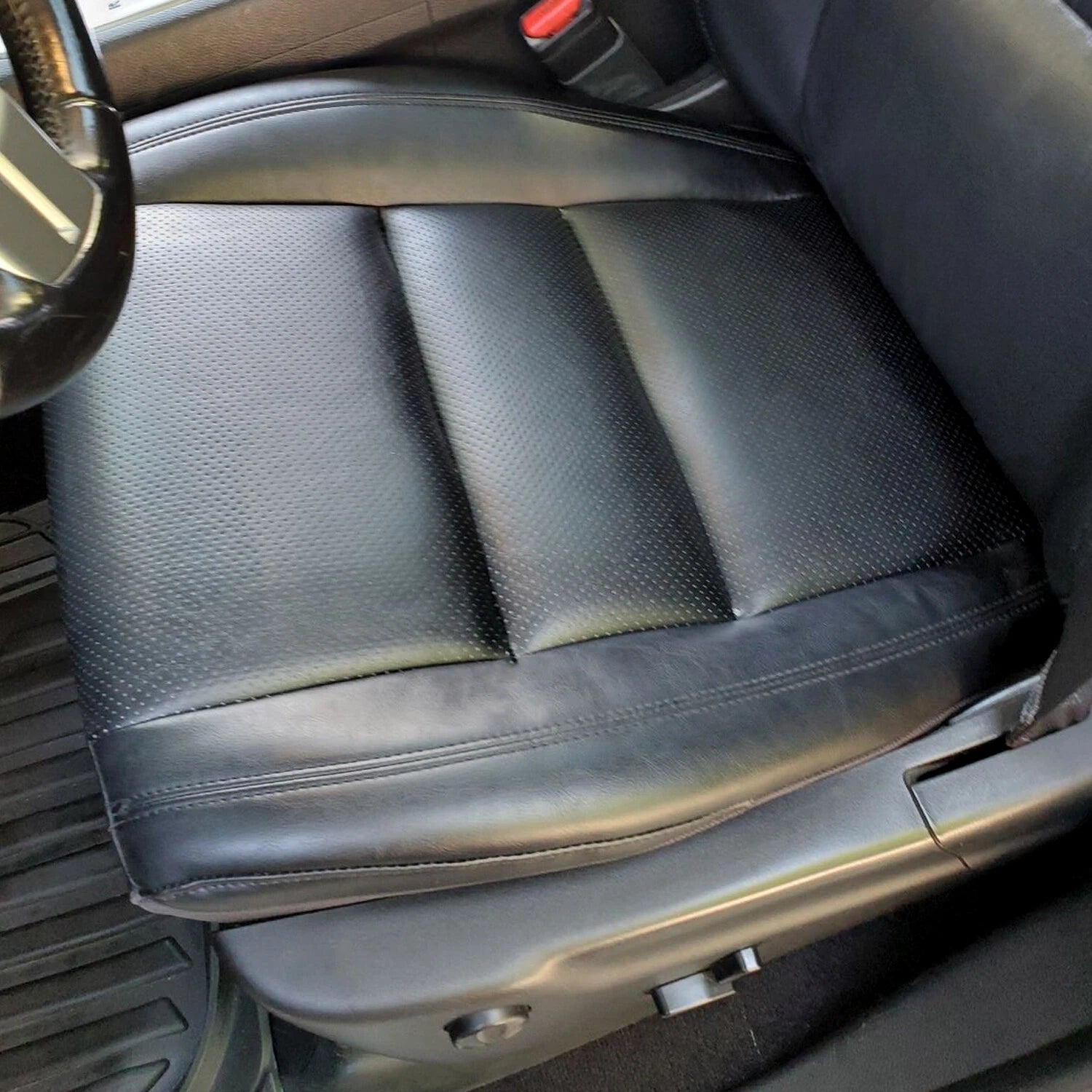Leather Seat Cover for Jeep Grand Cherokee (2011–2016)